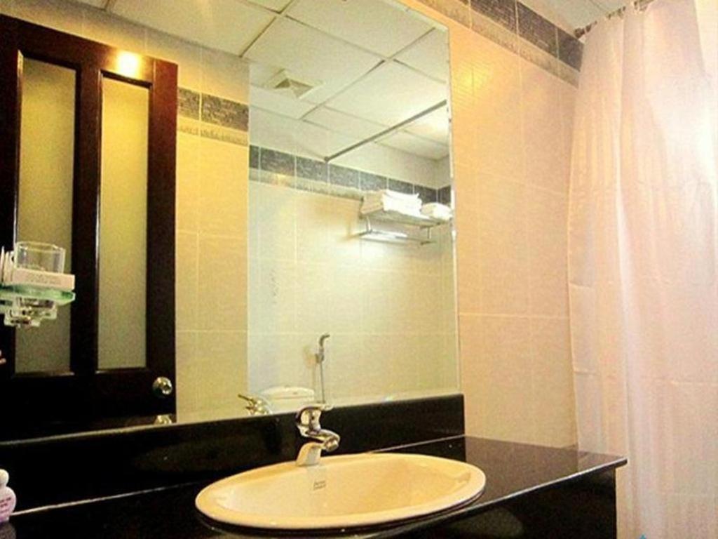Hoang Vinh Hotel Ho Chi Minh City Exterior photo